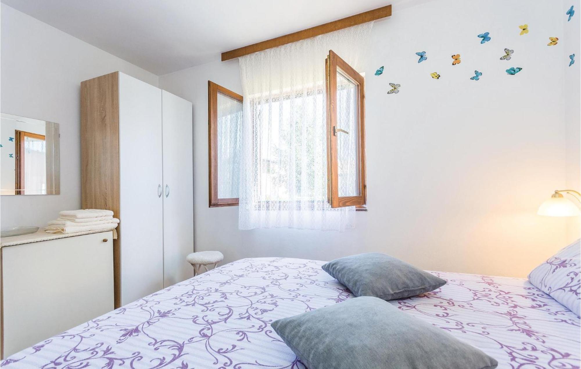 Amazing Apartment In Pavicini With Kitchen ภายนอก รูปภาพ